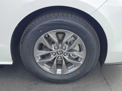 2023 Toyota Sienna LE