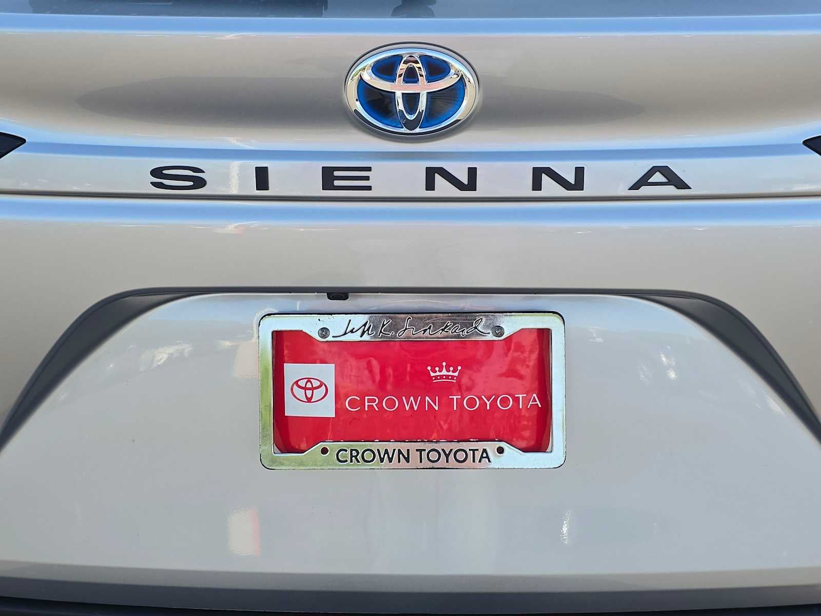 2022 Toyota Sienna LE