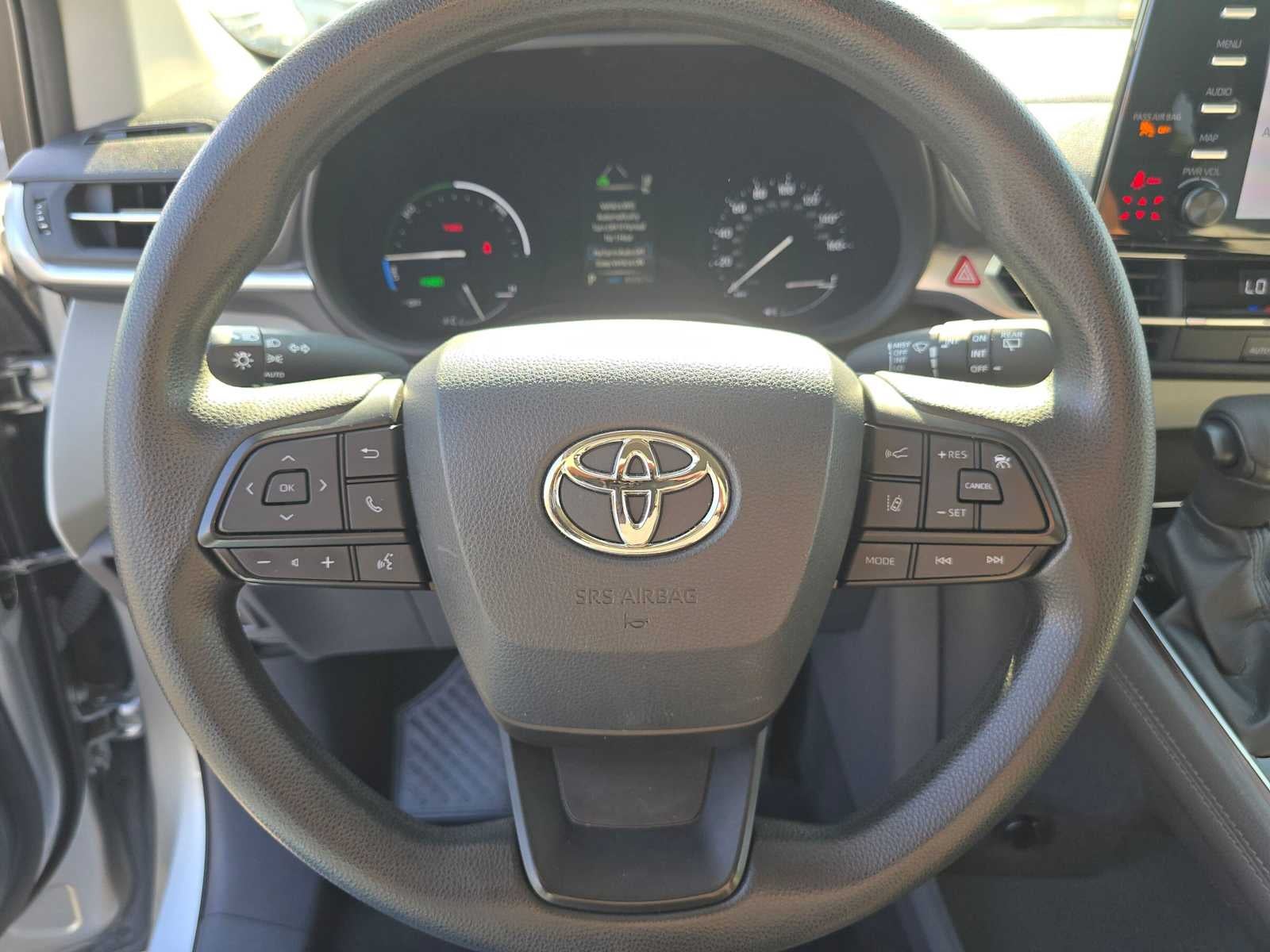 2022 Toyota Sienna LE