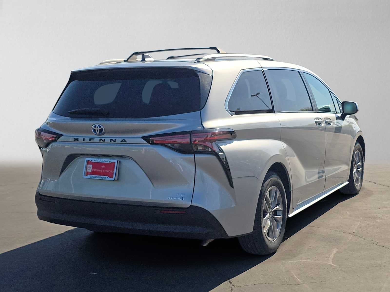 2022 Toyota Sienna LE