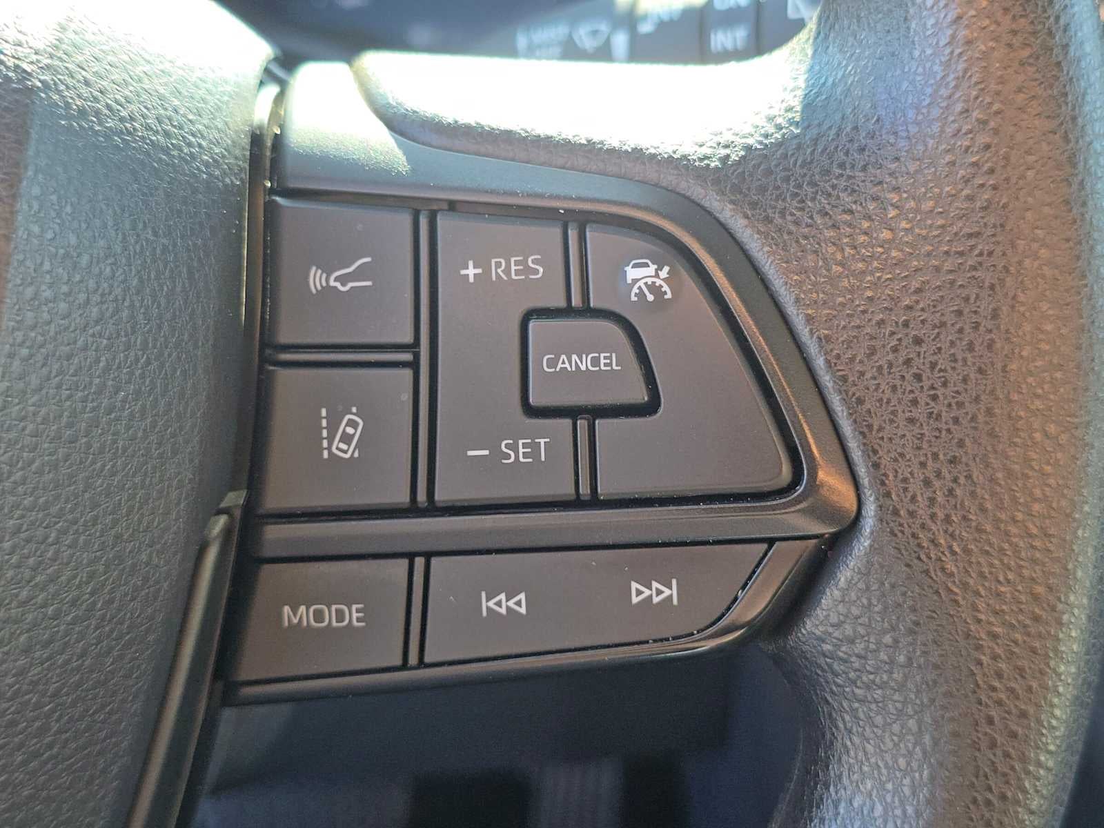 2022 Toyota Sienna LE