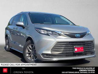 2022 Toyota Sienna LE