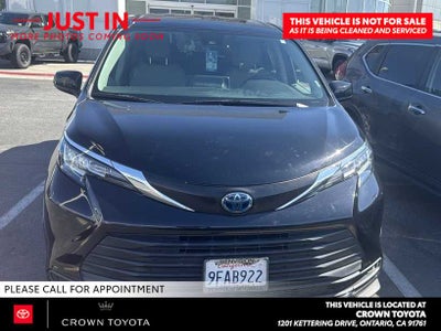 2023 Toyota Sienna LE