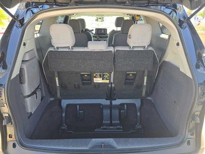 2023 Toyota Sienna LE
