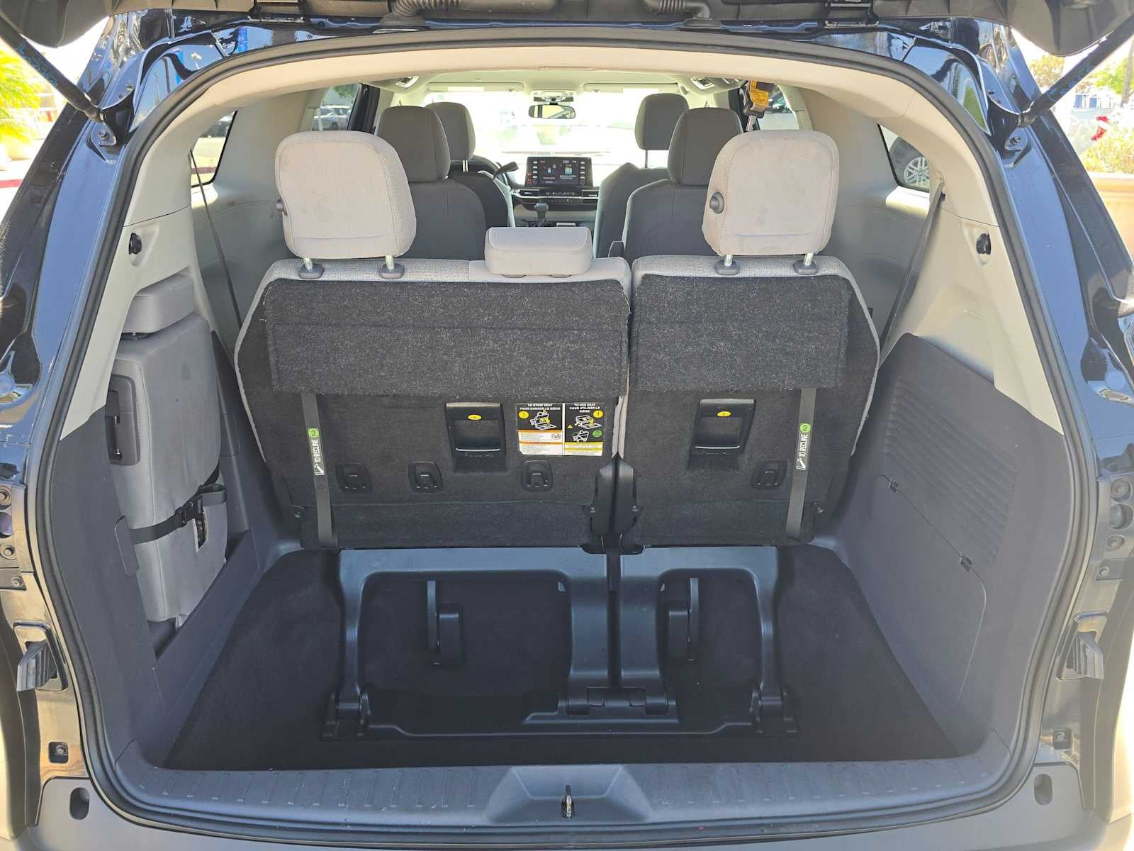 2023 Toyota Sienna LE
