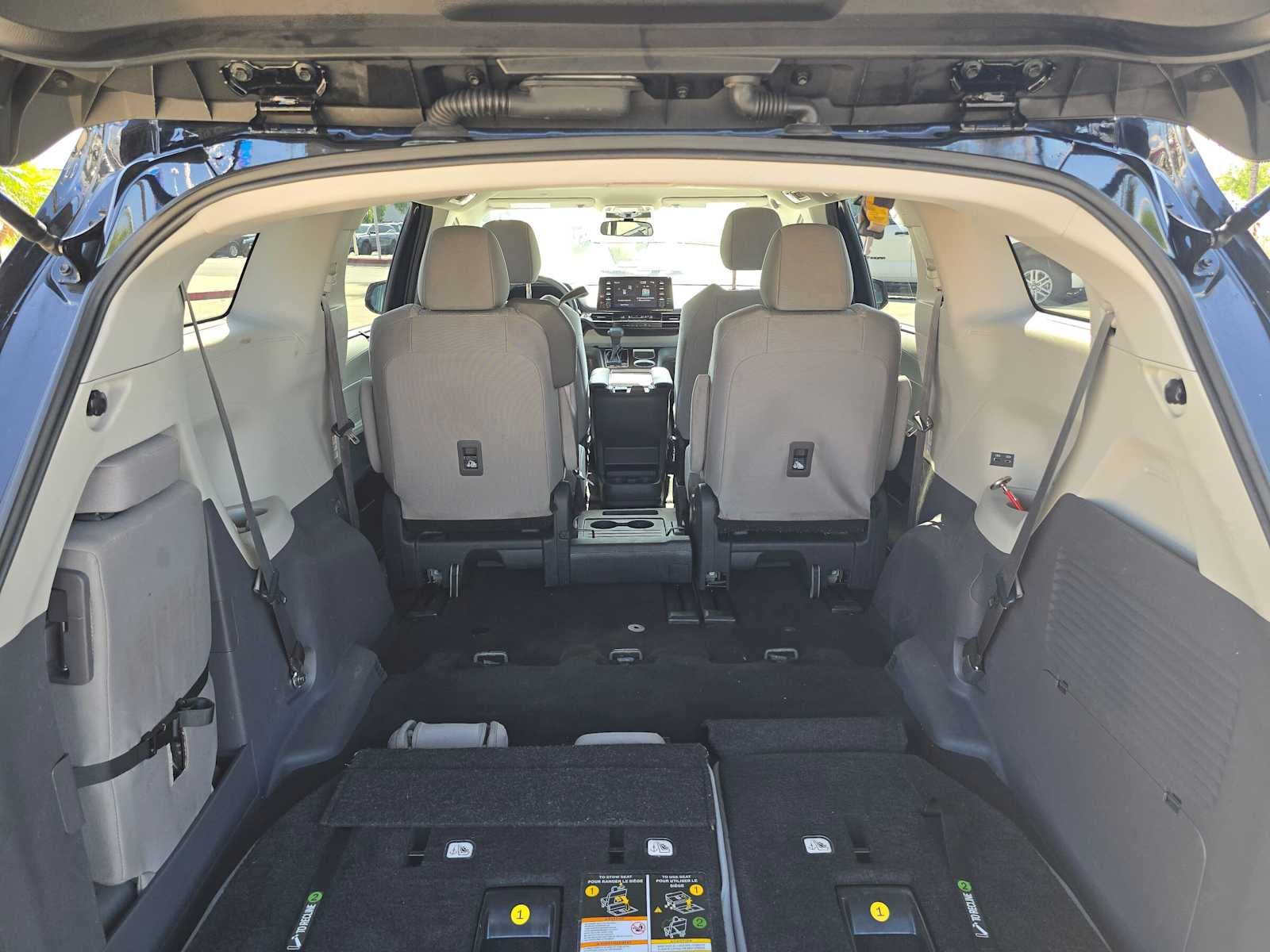 2023 Toyota Sienna LE