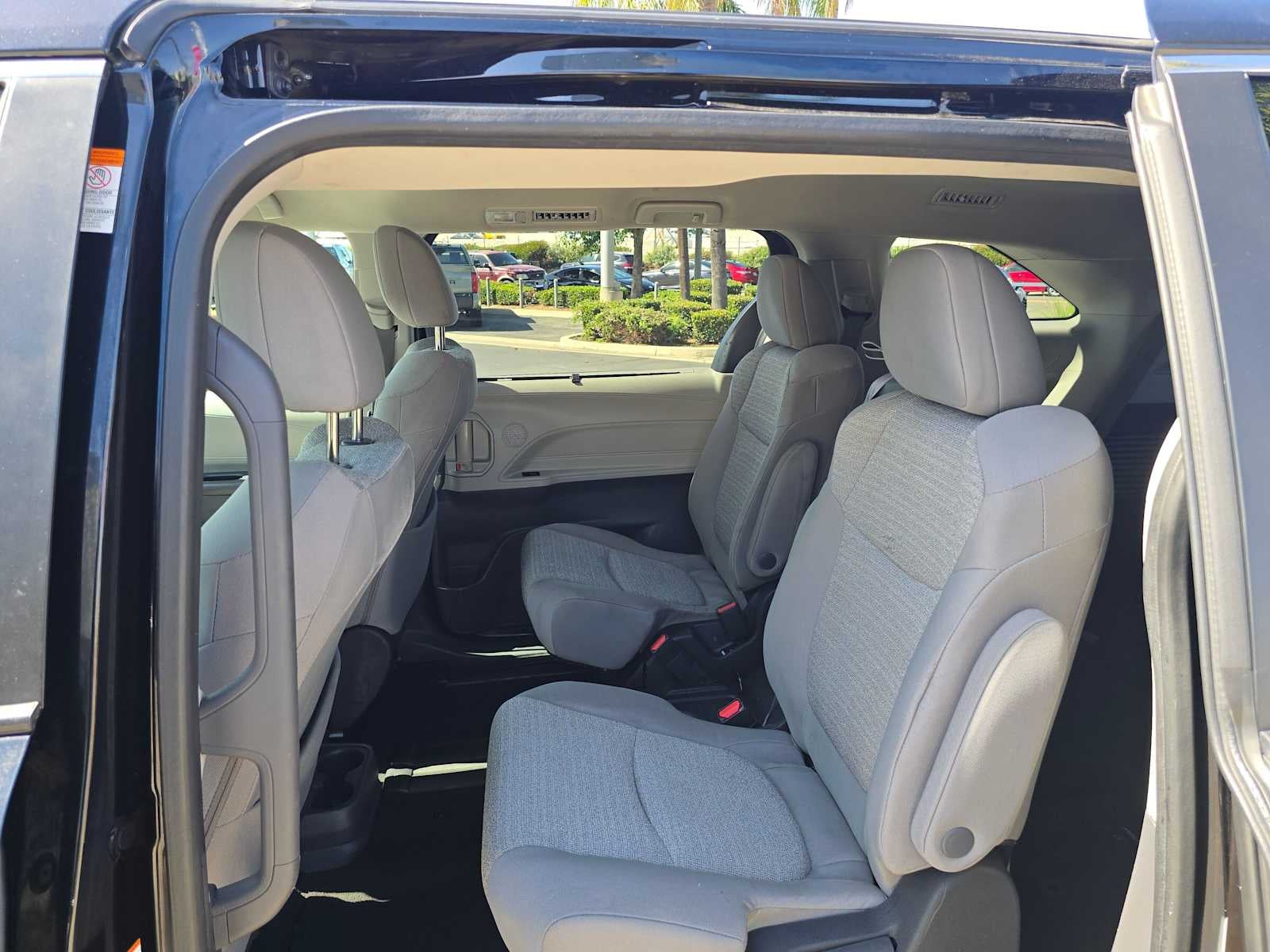 2023 Toyota Sienna LE