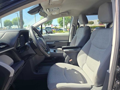 2023 Toyota Sienna LE