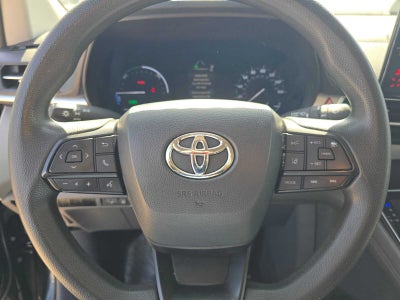 2023 Toyota Sienna LE