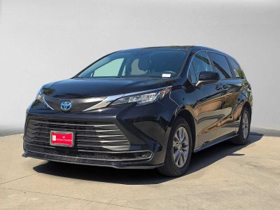 2023 Toyota Sienna LE