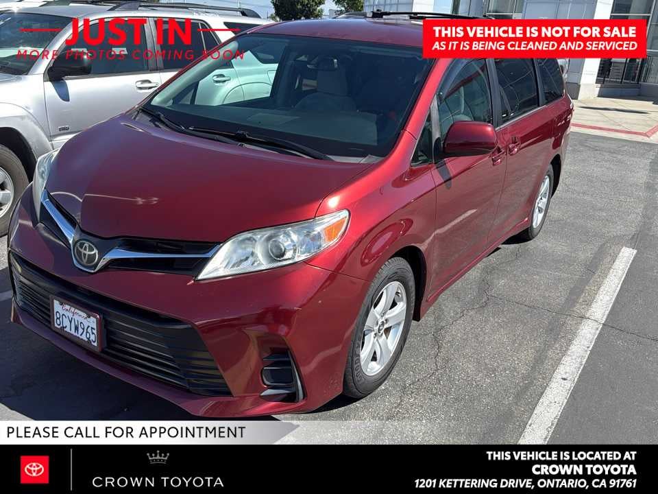 2018 Toyota Sienna LE