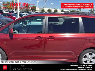 2018 Toyota Sienna LE