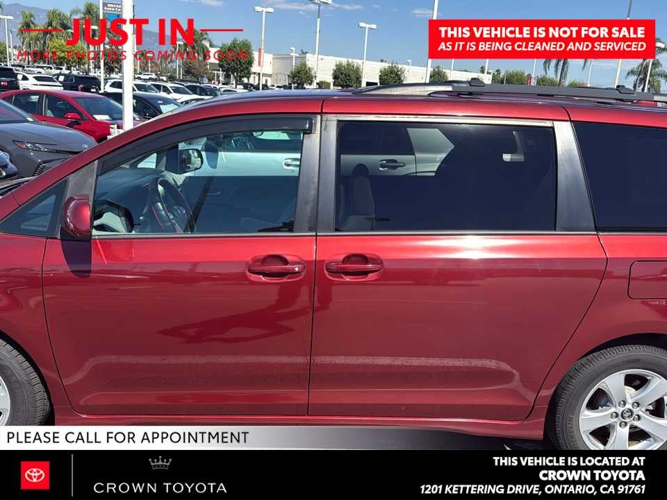 2018 Toyota Sienna LE