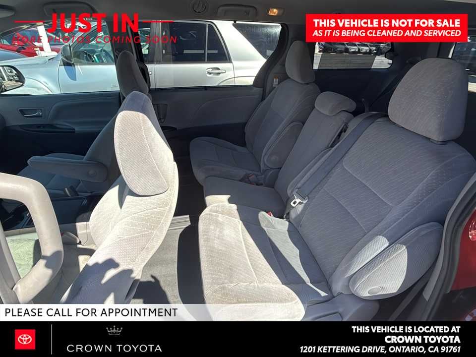 2018 Toyota Sienna LE