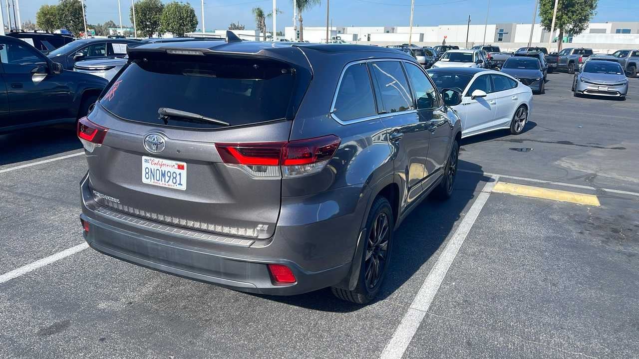 2019 Toyota Highlander SE