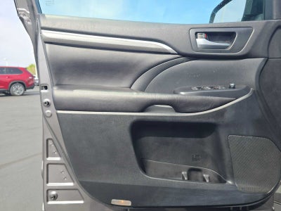 2019 Toyota Highlander SE