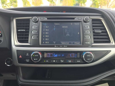 2019 Toyota Highlander SE