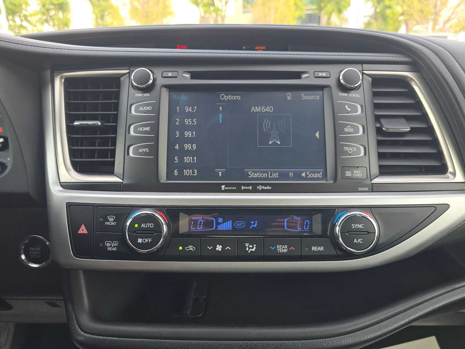 2019 Toyota Highlander SE