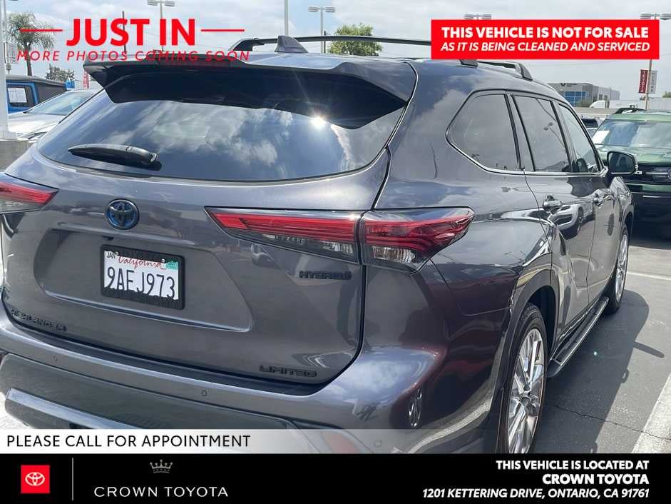 2022 Toyota Highlander Hybrid Limited