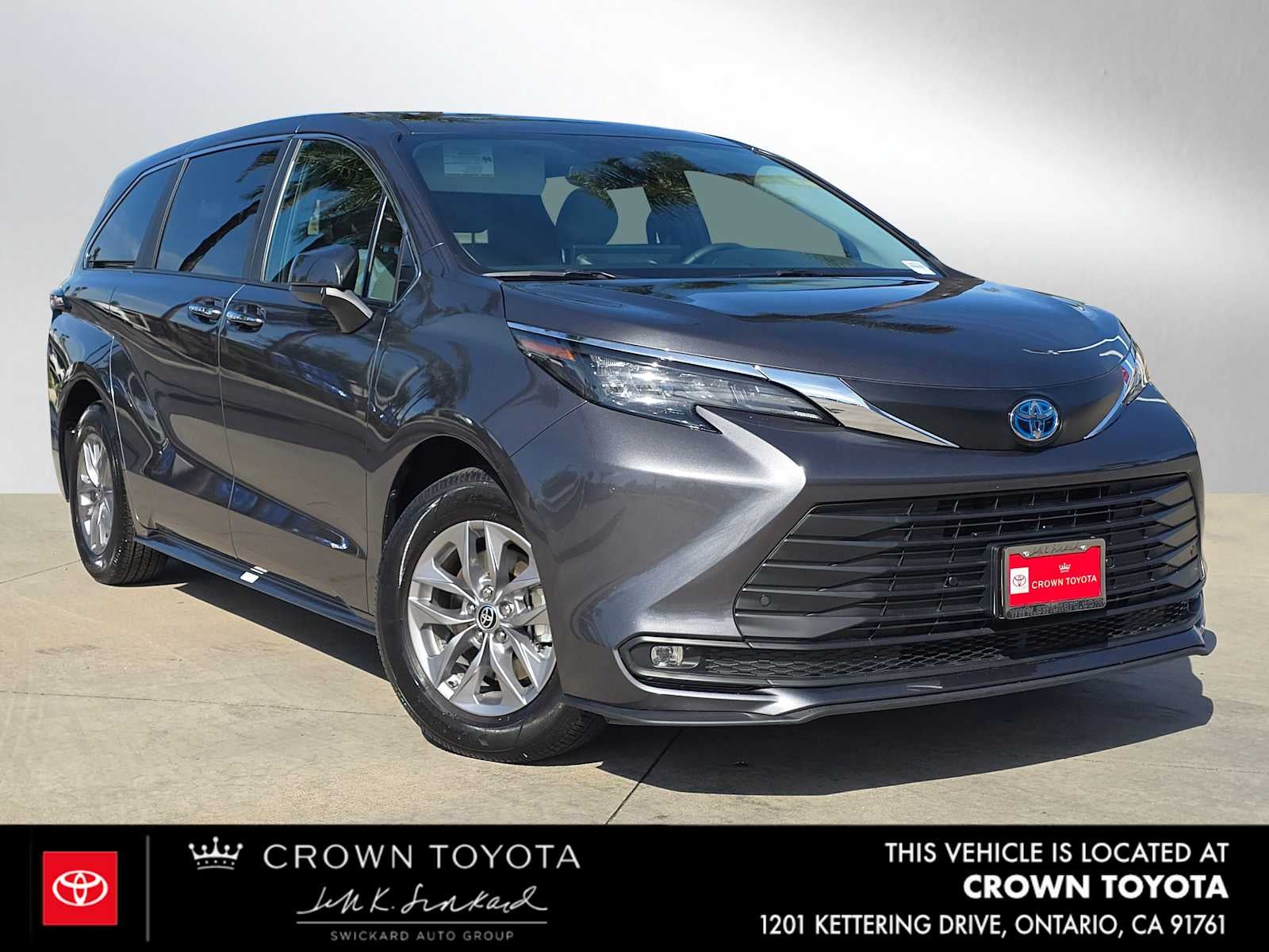 2025 Toyota Sienna XLE