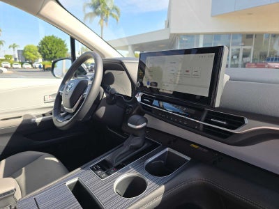 2025 Toyota Sienna XLE