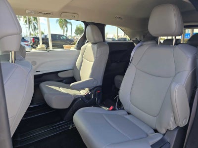 2025 Toyota Sienna XLE