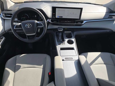 2025 Toyota Sienna XLE