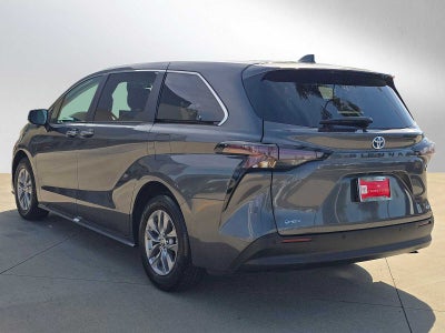2025 Toyota Sienna XLE
