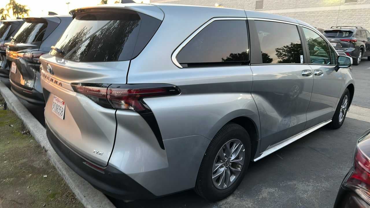 2025 Toyota Sienna XLE