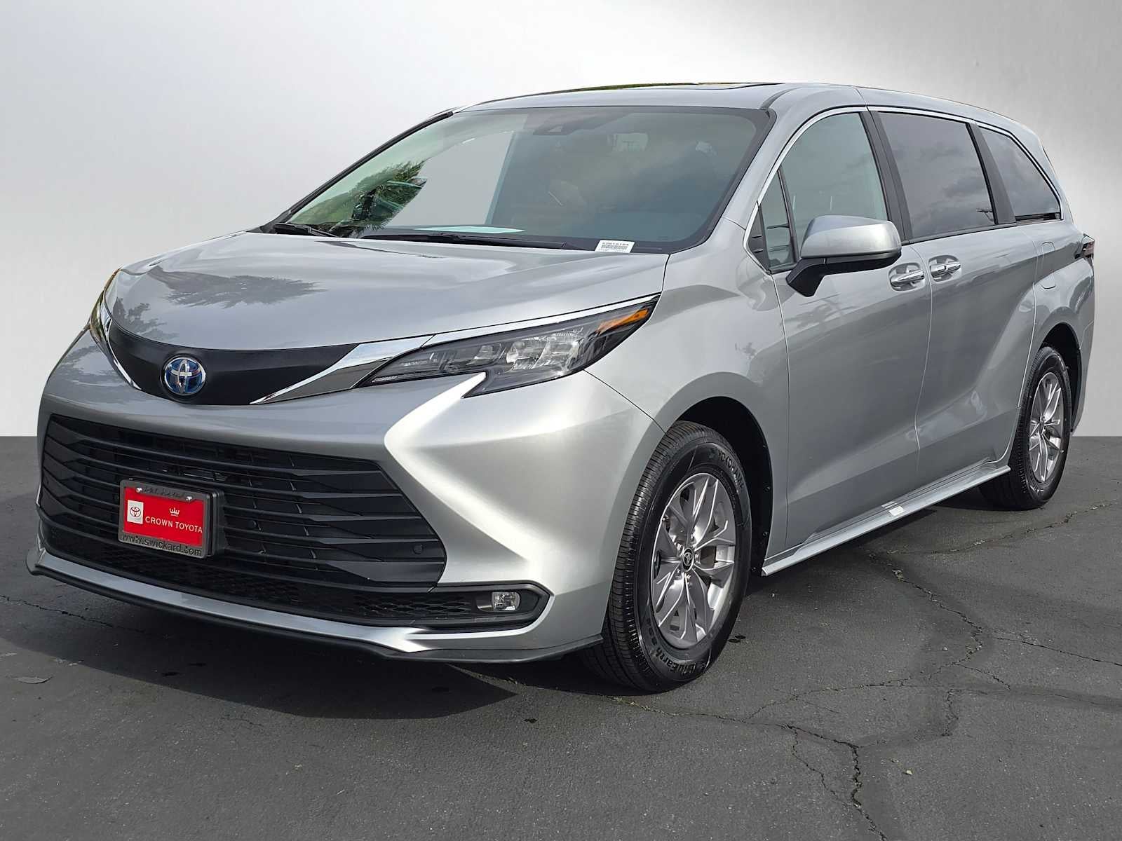 2025 Toyota Sienna XLE