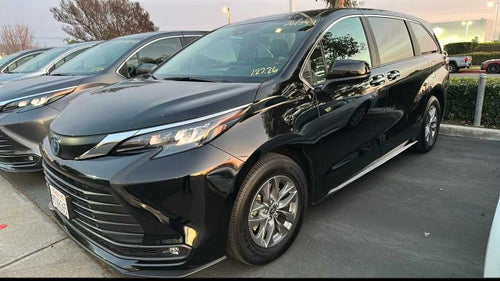 2025 Toyota Sienna XLE