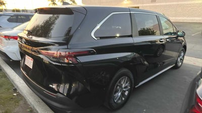 2025 Toyota Sienna XLE