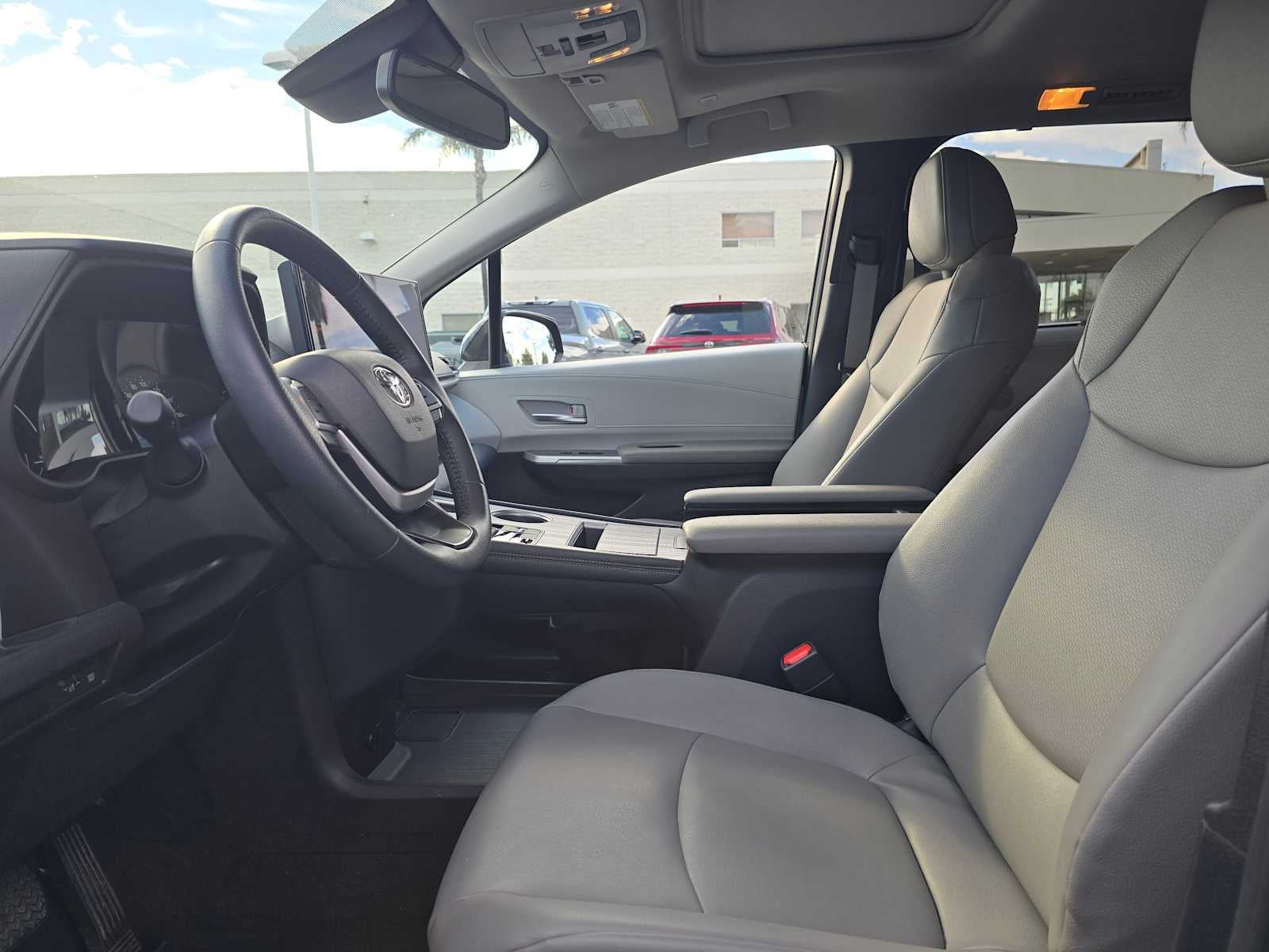 2025 Toyota Sienna XLE