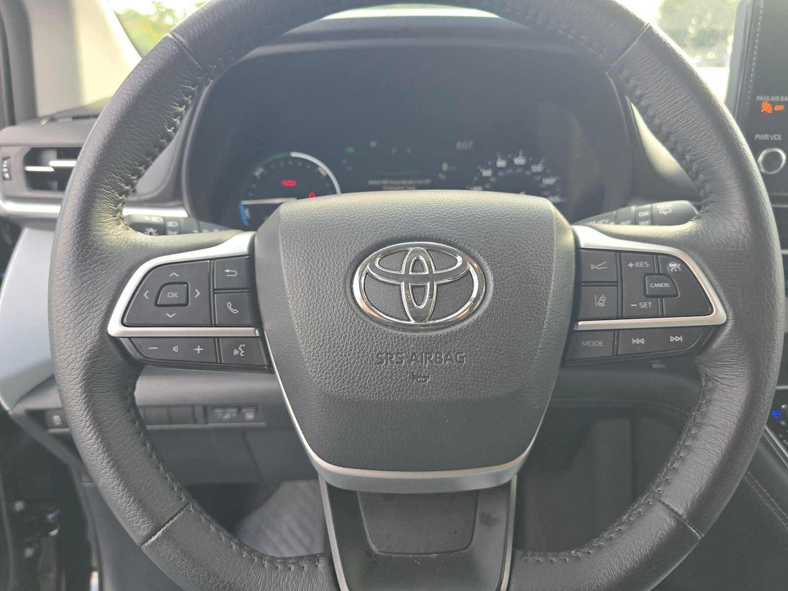 2025 Toyota Sienna XLE