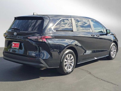 2025 Toyota Sienna XLE