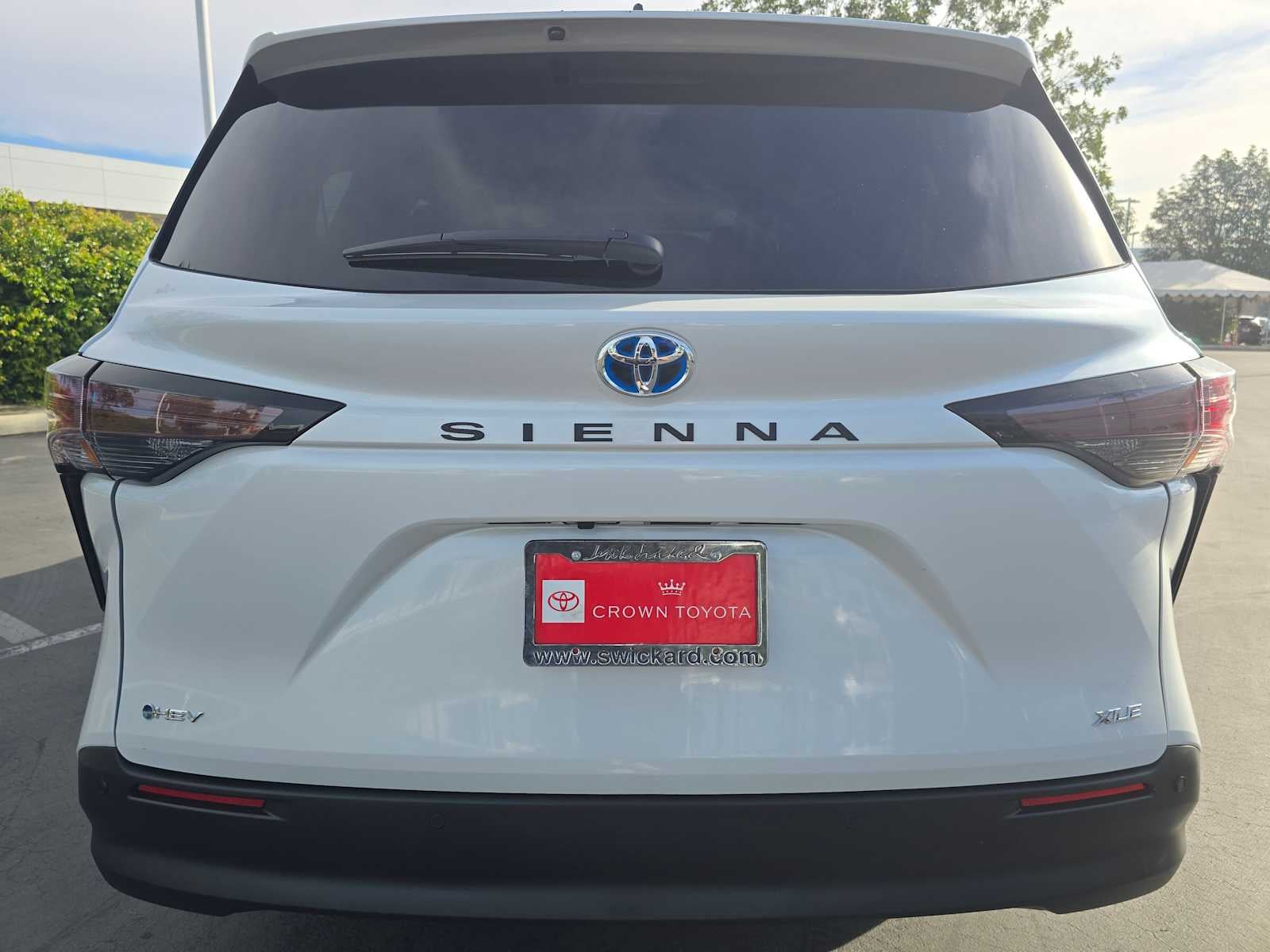 2025 Toyota Sienna XLE