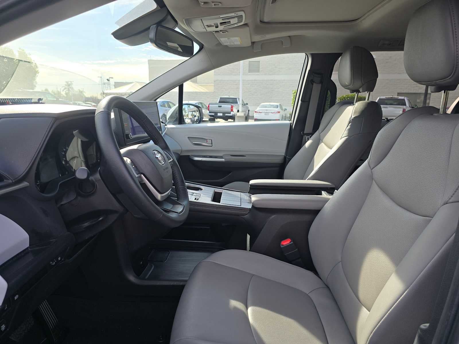 2025 Toyota Sienna XLE