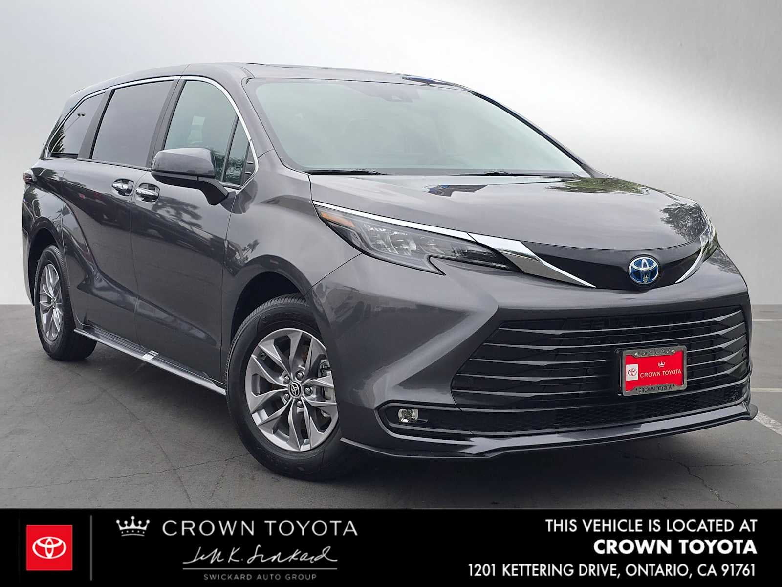 2025 Toyota Sienna XLE