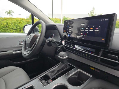 2025 Toyota Sienna XLE