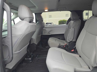 2025 Toyota Sienna XLE