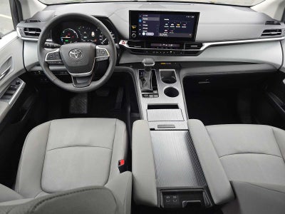 2025 Toyota Sienna XLE