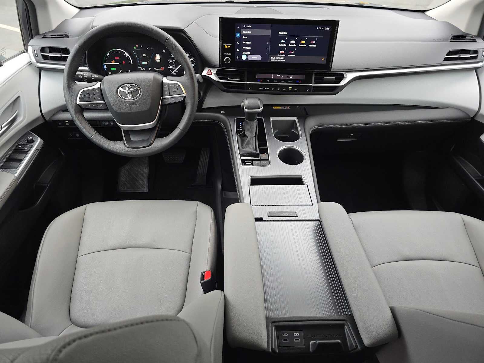 2025 Toyota Sienna XLE