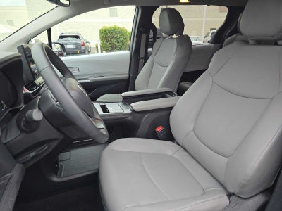 2025 Toyota Sienna XLE