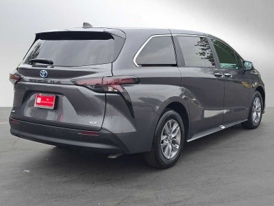 2025 Toyota Sienna XLE