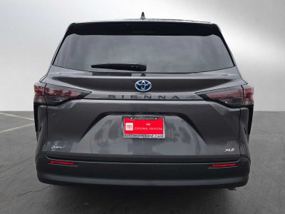 2025 Toyota Sienna XLE