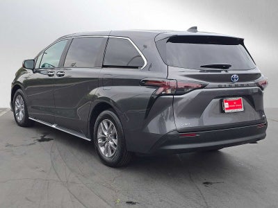 2025 Toyota Sienna XLE