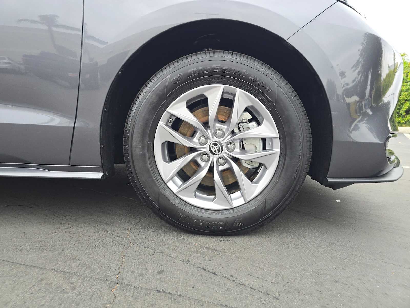 2025 Toyota Sienna XLE