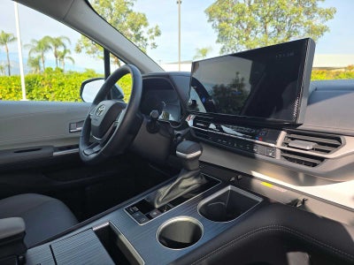 2025 Toyota Sienna XLE