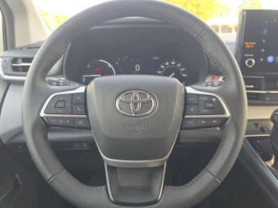 2025 Toyota Sienna XLE