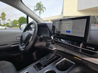 2025 Toyota Sienna XLE